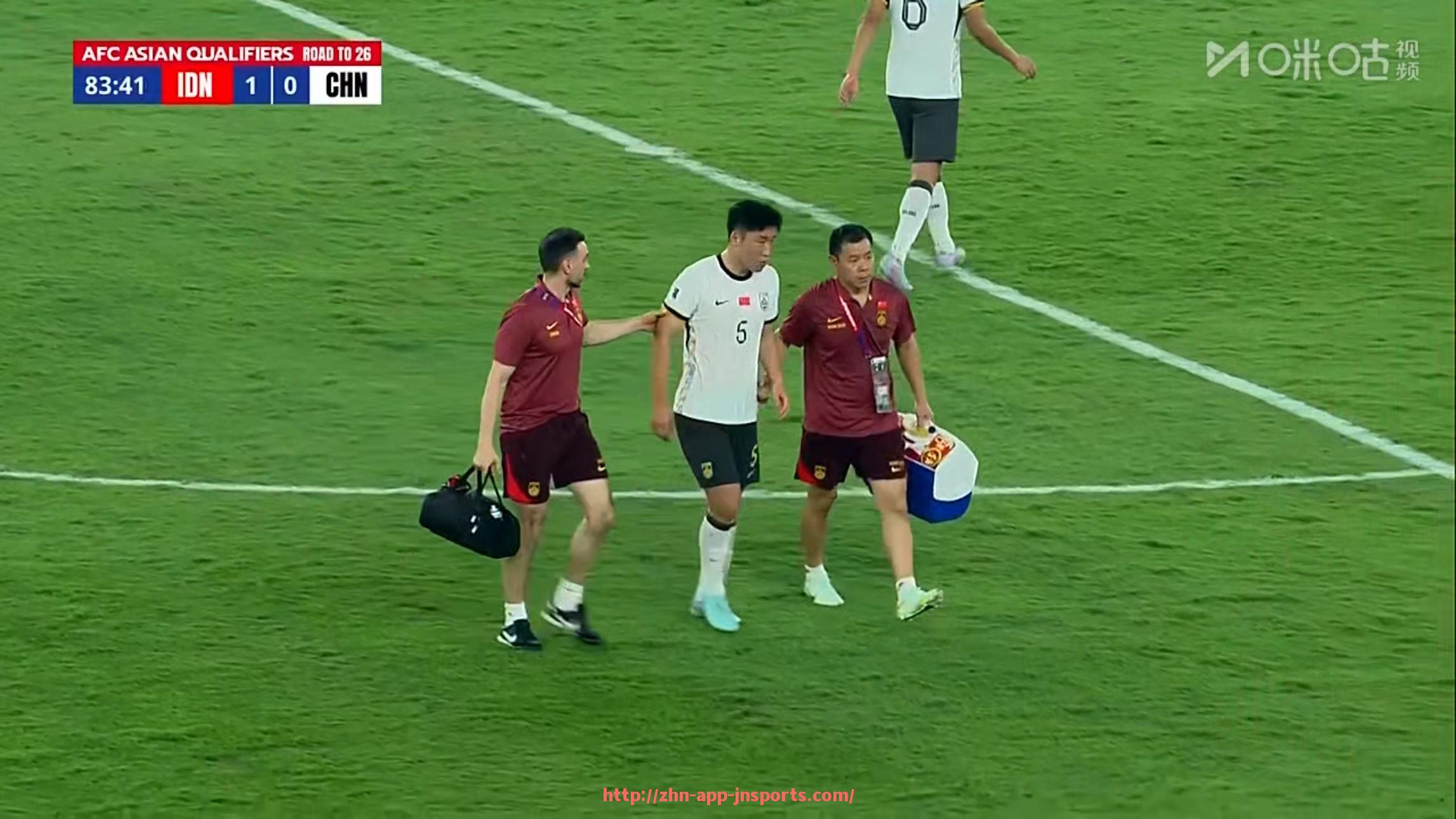 江南体育APP下载-解读意甲球队球衣胸前圆形标志的含义